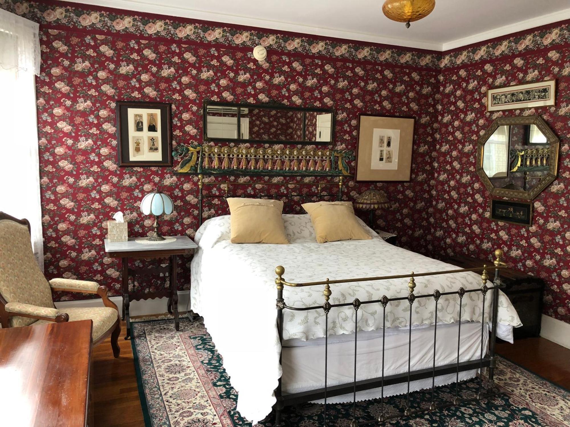 Munroe Inn Boutique Hotel Auburn Room photo